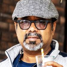 ওদের নাম সায়ক এবং সানিয়া। আমার বন্ধু কম পরিবার বেশি। ছবিটা আজ থেকে প্রায়  তিন বছর আগে আমাদের তিনজনের একসাথে একটা ট্রিপে যাওয়ার দিনে ...