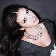 1.70 boyunda, 50 kilo.aygün aydın 1995 i̇stanbul doğumludur. Aygun Aydin Aygnayd Twitter