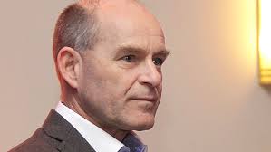 Herr haub, anfang oktober haben sie den verkauf ihrer supermärkte an edeka bekannt gegeben. Vermisster Tengelmann Chef Suche Nach Haub Wegen Sturms Unterbrochen