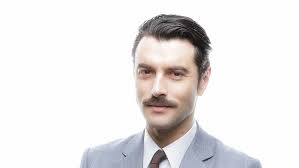 Javier Rey es Mateo Ruiz