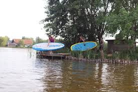 Het streekmuseum reeuwijk heeft het initiatief genomen om de inmiddels zeer bekende en gewilde albums in herdruk te bestellen. Private Yoga Stand Up Paddle Experience In Reeuwijk Marriott
