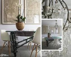 Table De Marco De Gueltz En Verre Sable Et Pietement En Fer A Beton Entouree De Chaises De Reedition D Decoration Maison Maison Et Appartement Interieur Maison