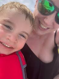 Amanda Hunziker's Instagram, Twitter & Facebook