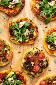 Mini Pizzas Vegetaliennes Detox Recette Facile Et Saines In 2020 Vegan Dinners Clean Eating Lunch Healthy Recipes