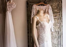 Welche dessous am besten geeignet sind, hängt von deinem brautkleid und körper ab. Der Traum In Weiss Traditionen Rund Um Das Brautkleid Brautfeeling