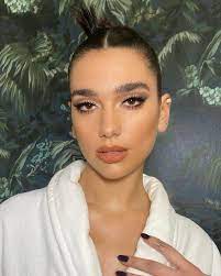 Dua Lipa Future Nostalgia Levitating Style New Rules Don T Start Now Physical Height Make Up Eyebrows Idgaf L Lipa Dua Makeup Inspiration