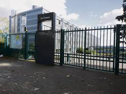 Check spelling or type a new query. Education La Grosse Artillerie Contre Les Lyceens Tagueurs D Ivry Sur Seine L Humanite