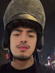 Mga minamahal naming CS kahit po wala nang tip 😅😅😅 basta kung maari, wag  nyo naman pong ilagay ang bag or gamit nyo sa likuran namin, napakahirap  pong mag magmotor, feeling ko