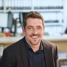 Roland Felix Bauer: Finanzberater in Rückersdorf