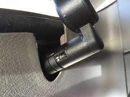 Our 2004 sienna ac generally runs very cold, but sometimes it just stops being cold. Sienna Rear Vent Window Retainer Bolt Toyota Sienna Forum Siennachat Com