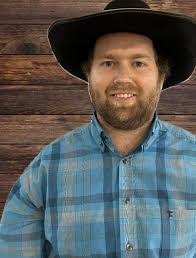 Kim Weidman's Instagram, Twitter & Facebook