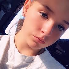 Kristin Beaman's Instagram, Twitter & Facebook