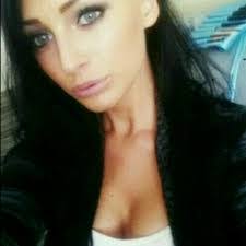 Cassandra Edmondson's Instagram, Twitter & Facebook