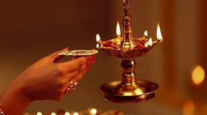 விளக்கு ஏற்றுவதில் உள்ள சாஸ்திர சம்பிரதாயங்கள்
