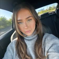 Lucy Wild (@lucyxwild)