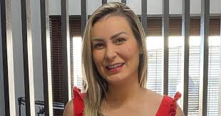 James Ackel: Andressa Urach não merece ser renegada pelo pai por