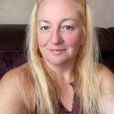 Shaun at the Oasis Heaton Park show with his daughter Pearl and Jack  Grealish 🎵🍺🍸 📷 Shaun Ryder #ShaunRyder #SWR #Oasis #HeatonPark  #JackGrealish #Livemusic