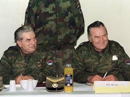 Ratko mladic commanded bosnian serb troops during the war in bosnia, including those responsible for the 1995 massacre of more than 8,000 muslim men and boys in the eastern bosnian town of srebrenica. Mutmasslicher Kriegsverbrecher Ratko Mladic Gefasst Politik Nordbayern De