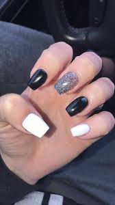 Acrylic Black And Pink Glitter Nails Acrylics Black White Glitter Nails Acrylics Socute Shellac White Glitter Nails White Acrylic Nails Nails