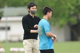 Nhưng khi họ chưa kịp ghi bàn thì hàng thủ đã mắc sai sót để hendrio mở tỷ số nhưng tất cả cơ hội đều trôi qua trước mũi giày của các cầu thủ hà nội fc. Ha Ná»™i Fc Co Hlv Ngoáº¡i Ä'áº§u Tien Trong Lá»‹ch Sá»­ Clb Binhdinh77 Com