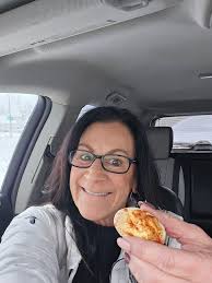 Deviled Egg Salad #Keto friendly 👌🏻✨ (without the bread… or use cloud  bread!) Ingredients: 1 dozen large hard boiled eggs 2 tablespoons white  vinegar 1 cup mayonnaise 1 tablespoon yellow mustard Salt