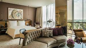 This appears to offer you the same benefits as when you would book a four seasons hotel through our own luxury travel concierge , but it does not. Luxury Suites Accommodations Four Seasons Dubai Difc