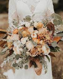 This is an early winter bouquet with snowberries, antique cabbage roses and the first dutch tulips of the season. Pin On Wedding Ideas