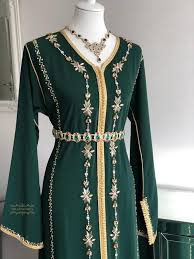 La luxueuse couture traditionnelle marocaine: Takschita Caftan