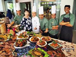 Break fast this ramadhan 2021 with the best hotel buffets and iftar meals at these top halal restaurants in kuala lumpur & selangor, and early bird read on to discover the best hotel buffets in town as well as bonus halal restaurant recommendations to buka puasa at this ramadan! Best Restaurant To Eat Ramadhan Buffet 2019 Boulevard Hotel Mid Valley Kuala Lumpur