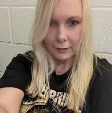 Hi does anyone have a sit in baby walker please x