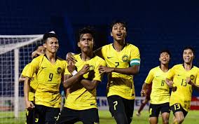 Tim nasional sepak bola indonesia, juga disebut timnas adalah tim yang mewakili indonesia di sepak bola internasional. Senarai Pemain Skuad B18 Yang Dipanggil Menyertai Latihan Pusat Menjelang Kelayakan Afc B19 2020