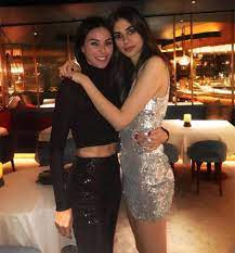 Defne samyeli'nin kızı deren talu'ya acun ilıcalı'nın ev sinem umaş acun ilıcalı ve deren talu'nun sevgili olduğunu iddia etti. Deren Talu Un Photoshoplu Aski
