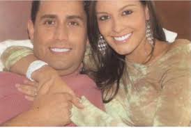 Media tonelada de cocaína fue incautada en una avioneta que es operada por la empresa del esposo de la diva, miguel jaramillo. El Linchamiento A Laura Acuna Por Haber Dejado A Su Esposo Por Jose Gaviria Las2orillas