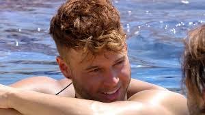 Alex Beattie's Instagram, Twitter & Facebook