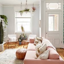 If you are looking for a living room that feels as comfortable as it is beautiful, you'll enjoy browsing through these 21 living rooms with earth tones for ideas. 19 Soothing Cool Color Schemes For Decorating Your Home