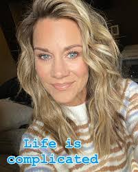 Amy Hively's Instagram, Twitter & Facebook