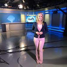 Learn how rich is in this year and how spends money? Carla Fachim Facebook