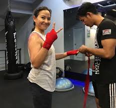 Belum lama keputusan perceraian itu ditangguhkan, atalarik syah dan vonny cornelia belum lama bercerai dari tsania marwa, atalarik syah kepergok jalan berdua dengan aktris kawakan, vonny cornelia. Dikabarkan Dekat Dengan Atalarik Syah Begini Transformasi Vonny Cornelia Dari Jadul Hingga Cantik Awet Muda
