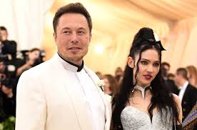 Elon musk/twitter elon musk and singer grimes welcomed a son on monday, but the world puzzled over the baby's name. How Is Elon Musk S Girlfriend Grimes Making Millions Selling Nft Art Art