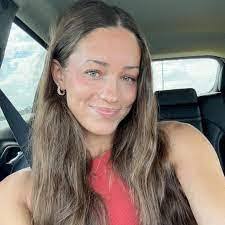 Madelyn Link's Instagram, Twitter & Facebook