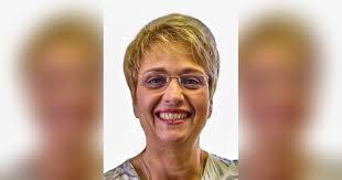 Dana Loucks's Instagram, Twitter & Facebook