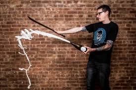 Reviewed in the united states on july 8, 2020. La Tradizione Di Stappare Lo Champagne Con La Sciabola