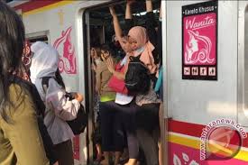 Maybe you would like to learn more about one of these? Pengalaman Menjajal Hebohnya Krl Gerbong Khusus Wanita Antara News