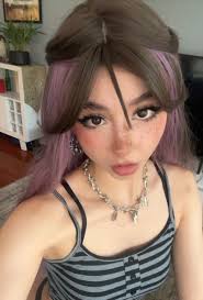 I need a man who likes goth girls😈