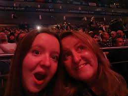 So four days after seeing my favourite band of all time playing live for  the first time, I'm still suffering the post concert blues. It's clear by  the posts