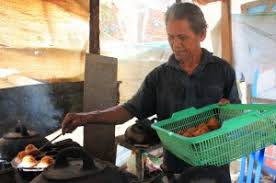Kue bolu adalah salah satu jenis kue yang sangat mudah dibuat oleh siapapun. Bolu Paranggi Mandar Yang Mengindonesia Kompasiana Com
