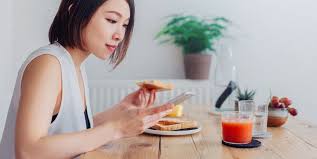 Today we are sharing the best apps on the market to help you decide which will be your new fasting companion. 10 Best Apps For Intermittent Fasting In 2021