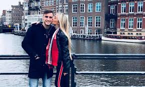 Facebook gives people the power to share and makes the. Caro Calvagni De Vriendin Van Nicolas Tagliafico Spelersvrouw Nl