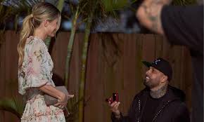 In this video all about american singer nicky jam and her girlfriend cydney moreau. Watch Nicky Jam Propose To Cydney Moreau On Valentine S Day