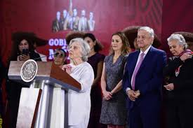 Her mother was the daughter of wealthy mexican aristocrats and her father, a french count of polish origin. Desatan Polemica 5 Mdp Sugeridos Para Elena Poniatowska
